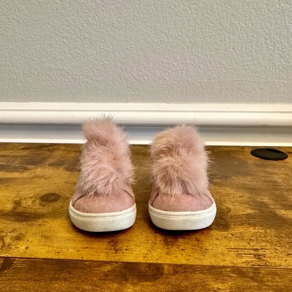 Okie Dokie Lil Kimya Pink Pompom Shoe Size 7 Toddler - Picture 2 of 8